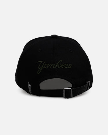 Pro Standard New York Yankees 'Floral Fill' Pro Pinch Strapback Black