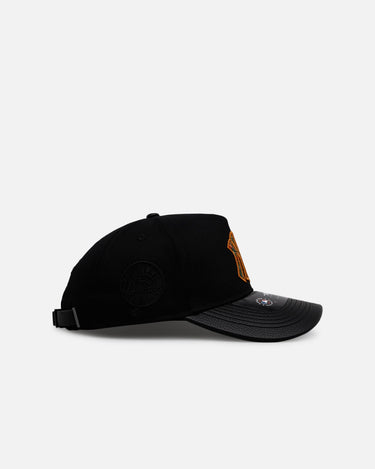Pro Standard New York Yankees 'Floral Fill' Pro Pinch Strapback Black